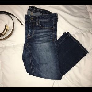 American Eagle Size 2 SHORT jeans